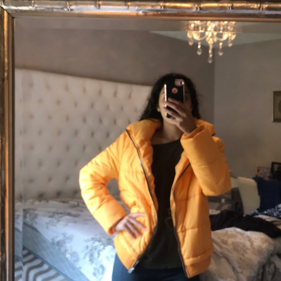 Too big on me - Picture 3 of 3